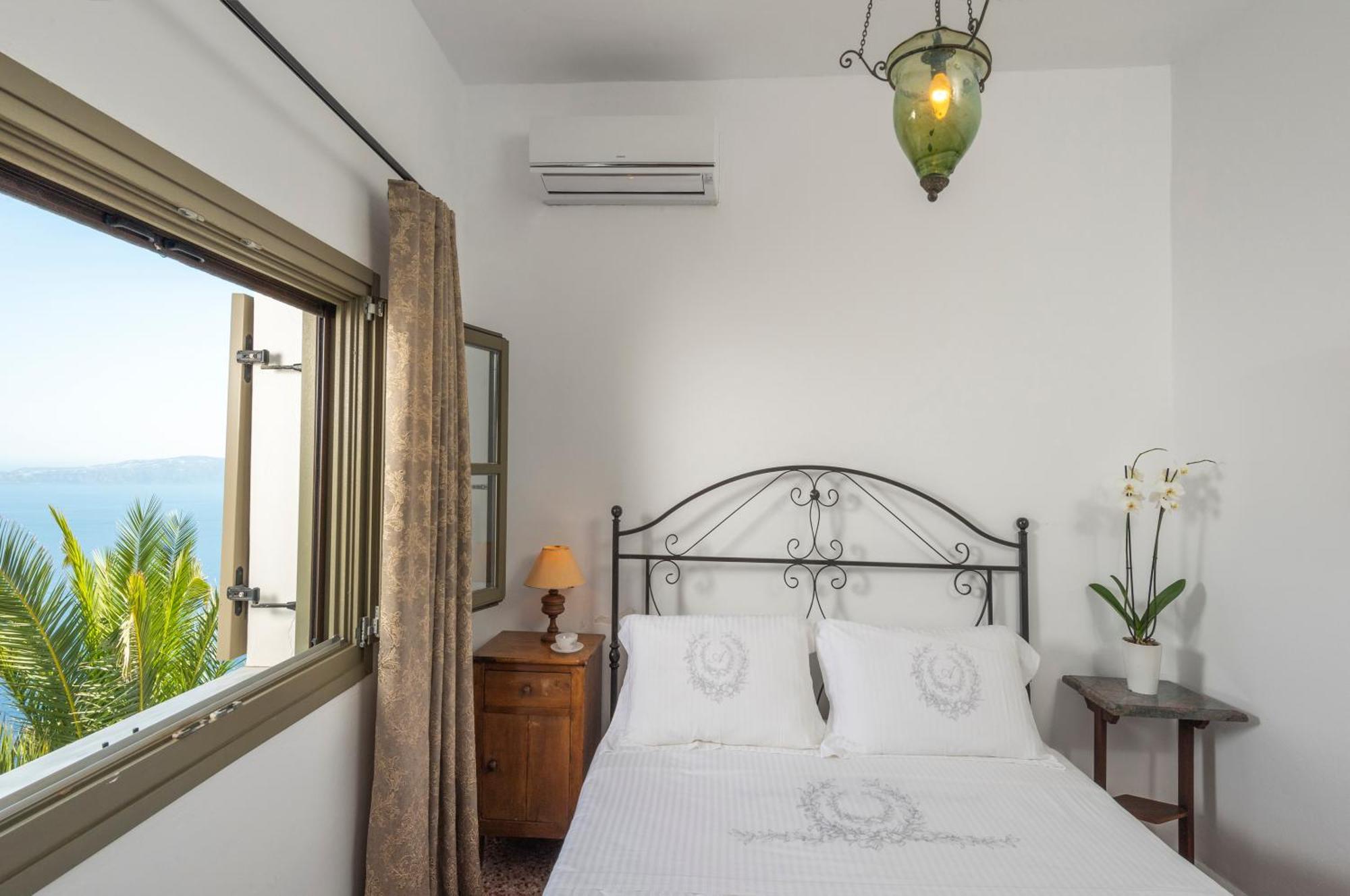 Anthos Caldera Suites 산토리니 외부 사진